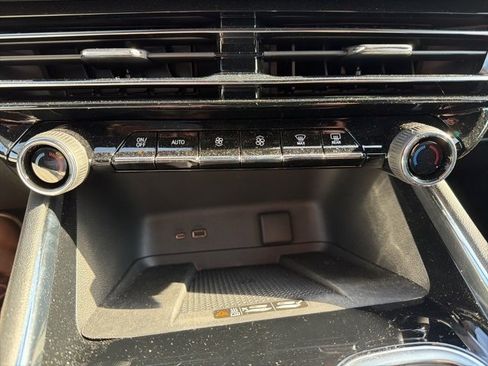 Used 2025 Chevrolet Traverse Z71 w/ Driver Confidence Package image 16