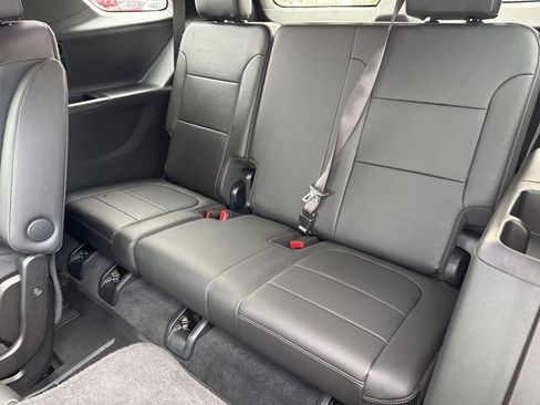 Used 2023 Chevrolet Traverse LT w/ LT Premium Package image 30