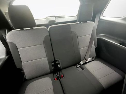 Used 2023 Chevrolet Traverse LT image 27