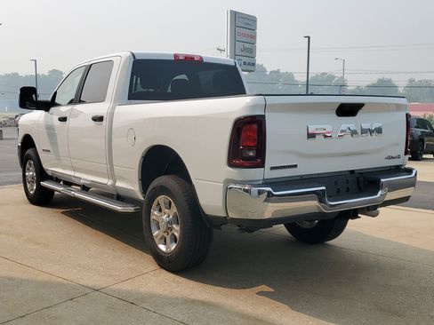 Used 2026 RAM 2500 Big Horn AWD/4WD image 3