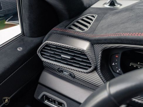 Used 2023 Lamborghini Urus Performante AWD/4WD image 19