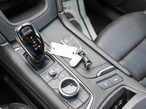 Used 2023 Cadillac XT6 Premium Luxury w/ Technology Package image 25