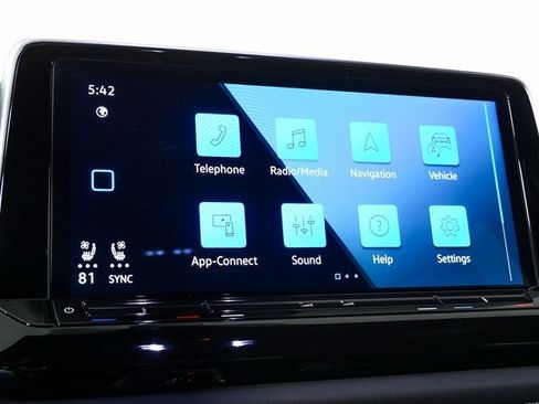 Certified 2025 Volkswagen Atlas Cross Sport SE image 10