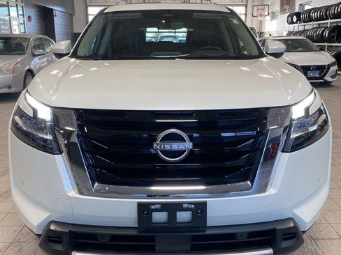 Certified 2024 Nissan Pathfinder Platinum w/ Cargo Package image 38