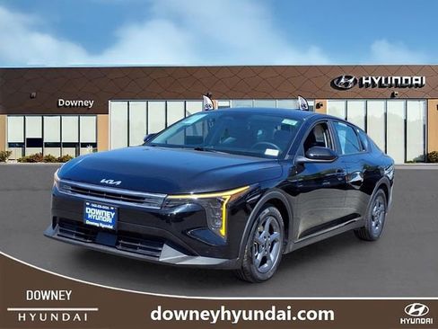 Used 2025 Kia K4 LXS image 1