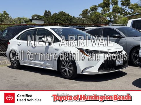 Certified 2021 Toyota Corolla LE FWD image 1
