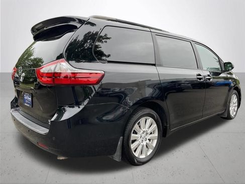 Used 2017 Toyota Sienna XLE w/ XLE Navigation Package AWD/4WD image 5