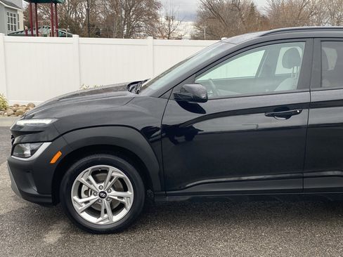 Used 2022 Hyundai Kona SEL w/ Convenience Package image 2