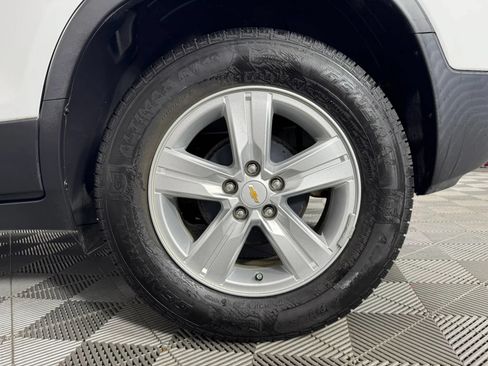 Used 2017 Chevrolet Trax LT w/ LT Convenience Package FWD image 41