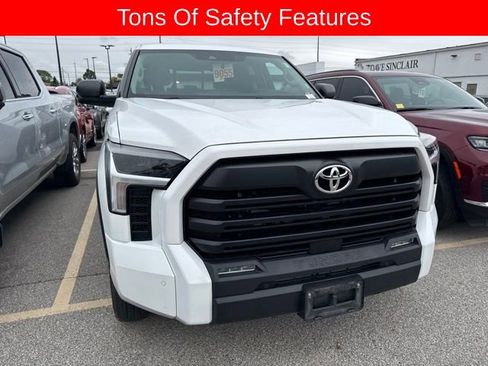Used 2022 Toyota Tundra SR5 w/ SR5 Convenience Package RWD image 6