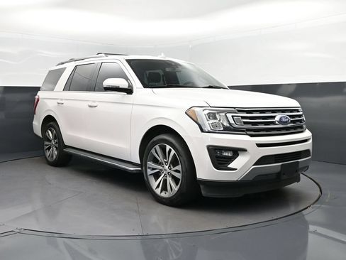 Used 2019 Ford Expedition XLT w/ Equipment Group 202A RWD image 9
