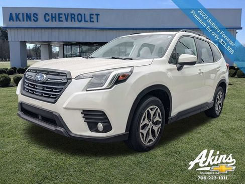 Used 2023 Subaru Forester Premium AWD/4WD image 8