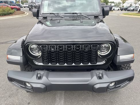 New 2025 Jeep Gladiator Willys image 3