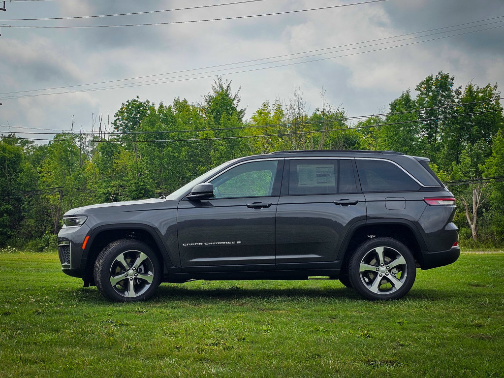 New 2026 Jeep Grand Cherokee Limited AWD/4WD image 6