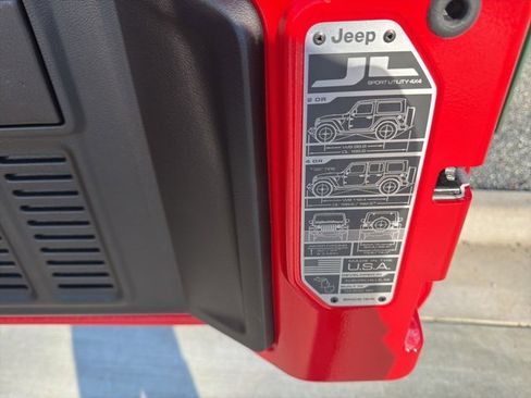 Used 2025 Jeep Wrangler Unlimited Rubicon 4xe w/ Safety Group image 28