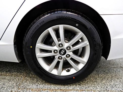 Used 2017 Hyundai Sonata SE FWD image 18