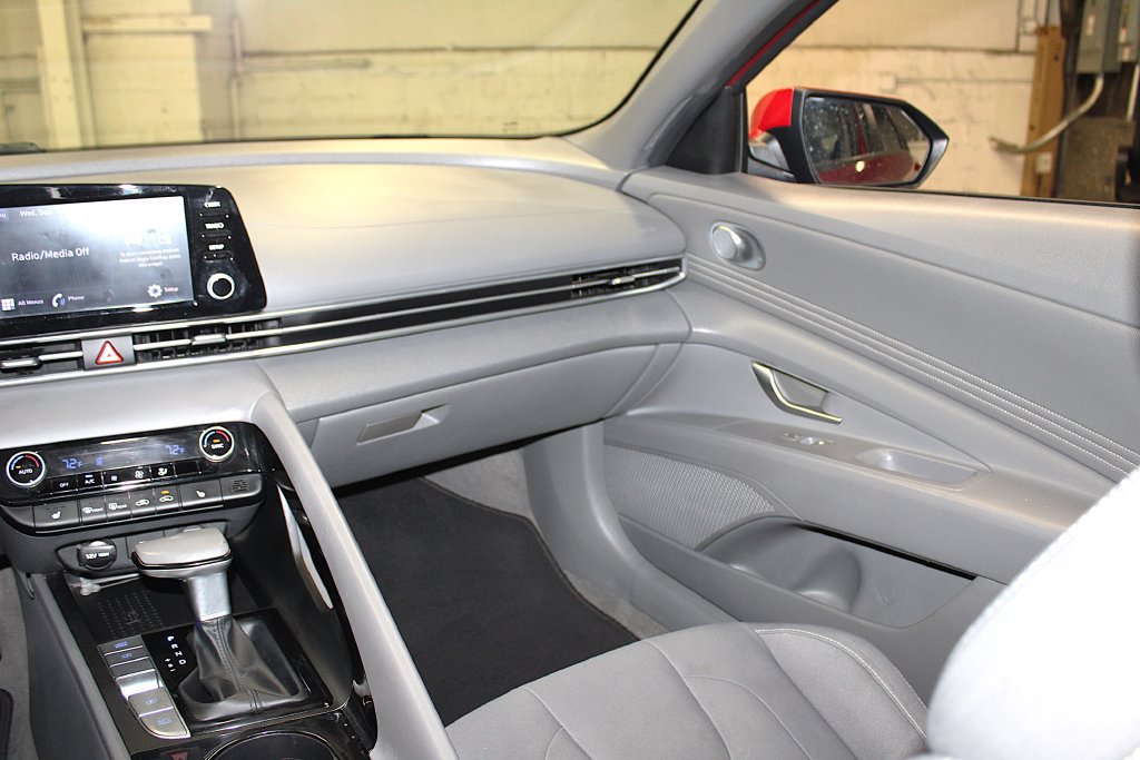 Used 2021 Hyundai Elantra SEL w/ Convenience Package FWD image 31