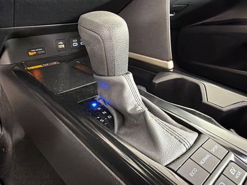 Used 2025 Toyota Camry LE image 30