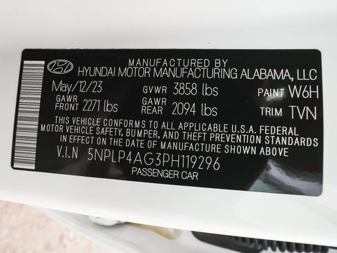 Used 2023 Hyundai Elantra Limited w/ Cargo Package FWD image 16