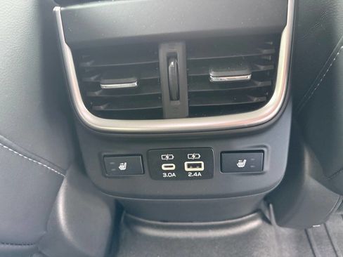 Used 2024 Subaru Outback Limited image 12