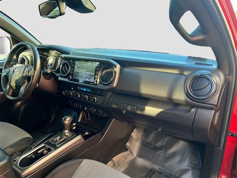 Used 2021 Toyota Tacoma TRD Sport image 26