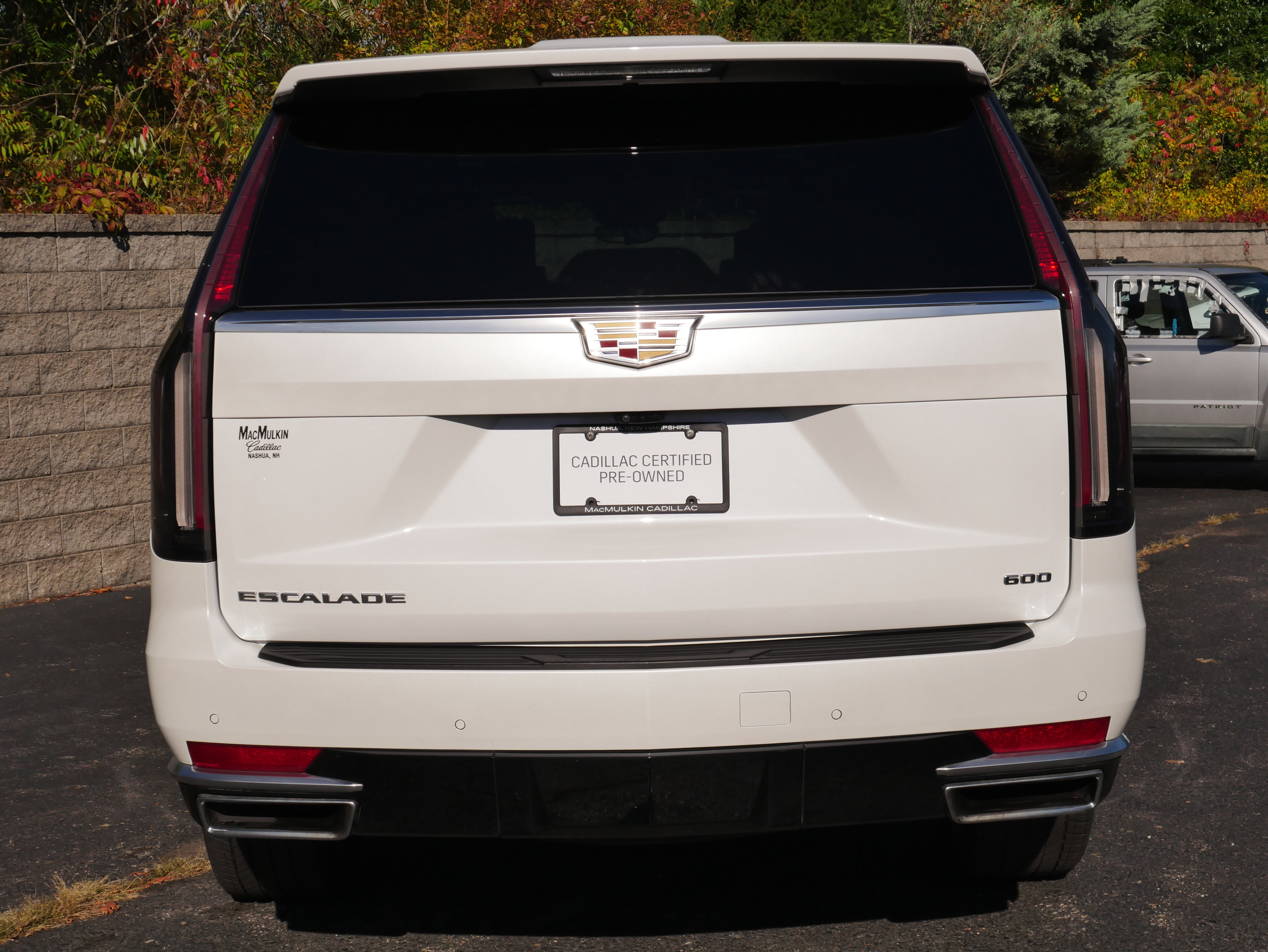 Certified 2023 Cadillac Escalade Premium Luxury Platinum AWD/4WD image 6