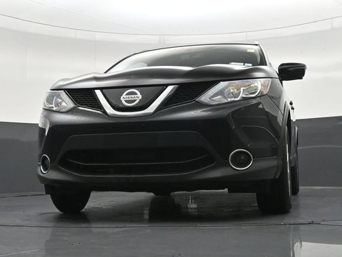 Used 2018 Nissan Rogue Sport SV w/ SV Technology Package AWD/4WD image 30