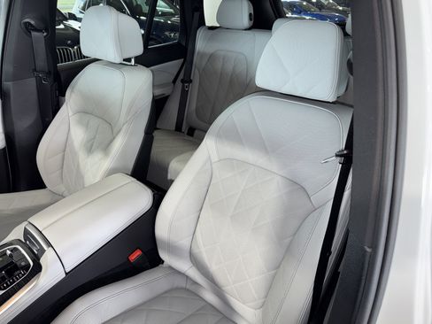 Certified 2025 BMW X5 xDrive50e w/ M Sport Package AWD/4WD image 33