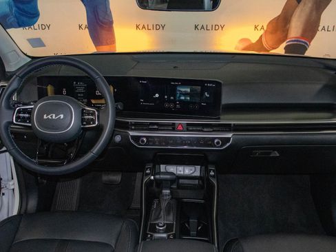 New 2025 Kia Sorento S w/ Panoramic Sunroof Package image 3