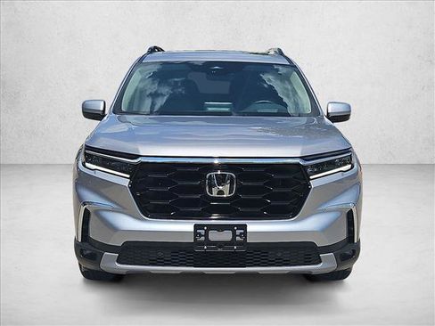 Used 2025 Honda Pilot Elite image 2