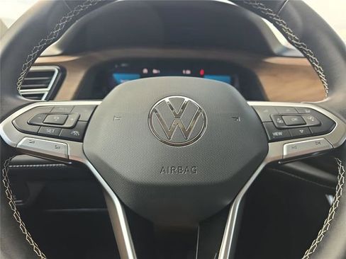 Used 2026 Volkswagen Atlas SE image 24