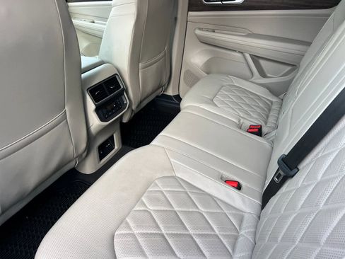 Used 2024 Volkswagen Atlas SEL Premium R-Line image 5