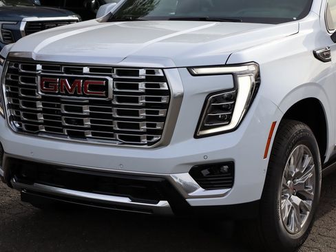 New 2026 GMC Yukon XL Denali w/ Sun & Power Step Package image 4