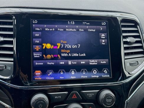 Used 2020 Jeep Grand Cherokee Limited w/ Luxury Group II image 11