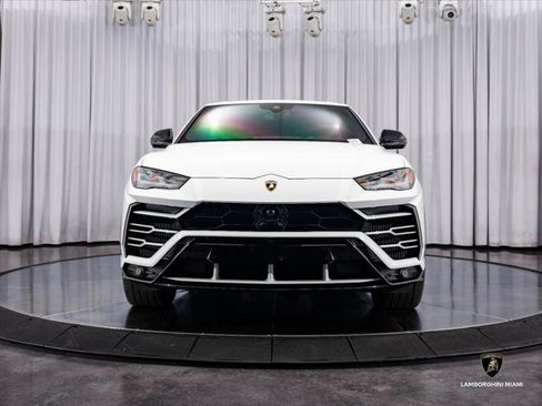 Used 2019 Lamborghini Urus AWD/4WD image 2