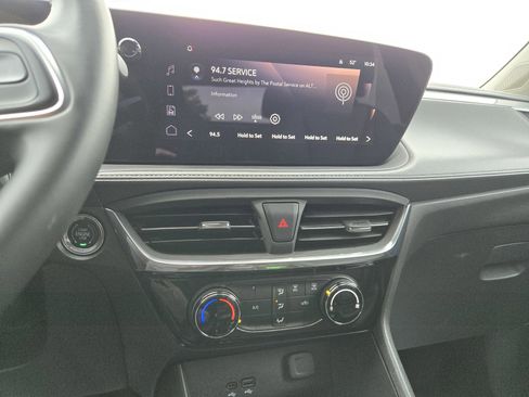 Used 2024 Buick Encore GX Sport Touring image 18