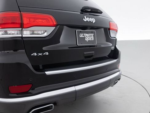 Used 2018 Jeep Grand Cherokee Summit AWD/4WD image 17