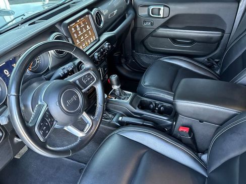 Used 2021 Jeep Wrangler Unlimited Sahara w/ Uconnect 4C Nav & Sound Group AWD/4WD image 10