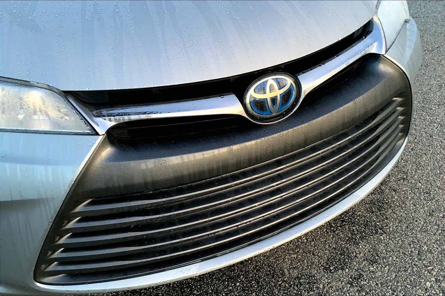 Used 2017 Toyota Camry XLE w/ Moonroof Package FWD image 30