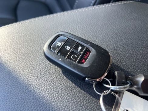 Used 2023 Honda Pilot Touring image 16