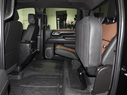 Used 2025 Chevrolet Silverado 2500 High Country w/ Technology Package image 46