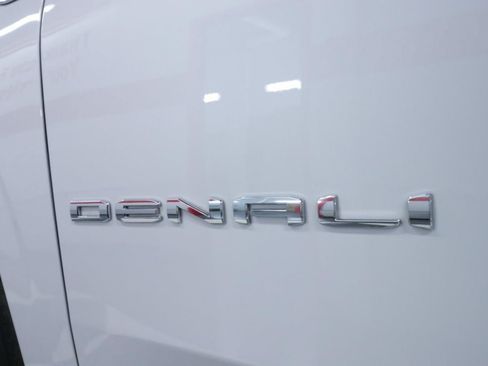 Used 2021 GMC Yukon XL Denali AWD/4WD image 42