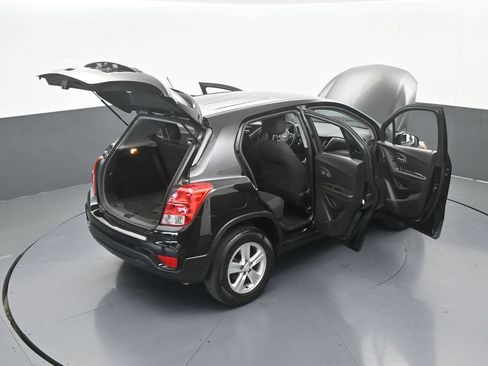 Used 2022 Chevrolet Trax LS w/ Tint and Cruise Package AWD/4WD image 52