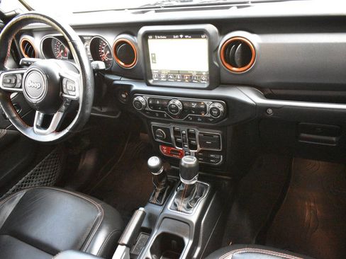 Used 2020 Jeep Gladiator Mojave AWD/4WD image 29