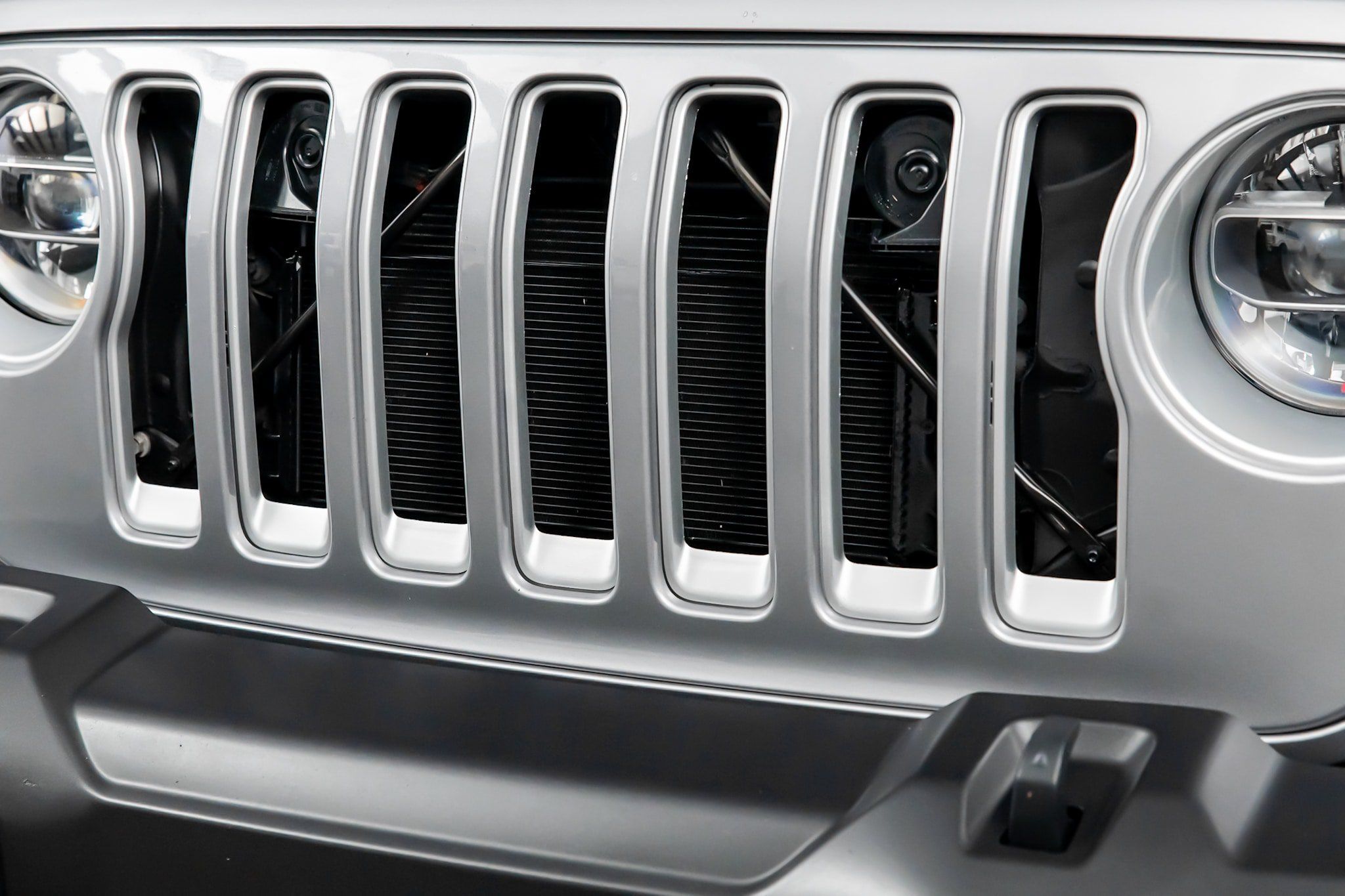 Used 2021 Jeep Wrangler Unlimited Sahara AWD/4WD image 4