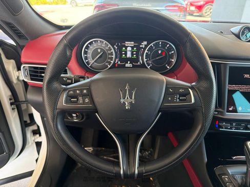 Certified 2023 Maserati Levante GT AWD/4WD image 13