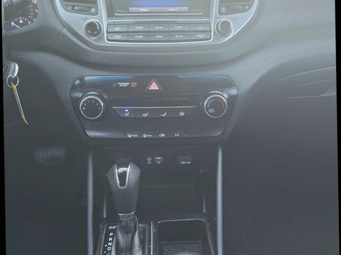 Used 2017 Hyundai Tucson SE w/ SE Popular Package 02 FWD image 16