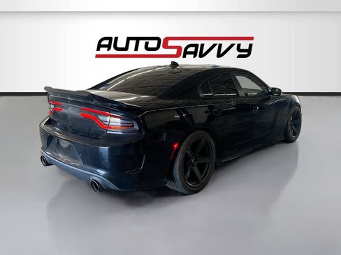 Used 2018 Dodge Charger R/T RWD image 7