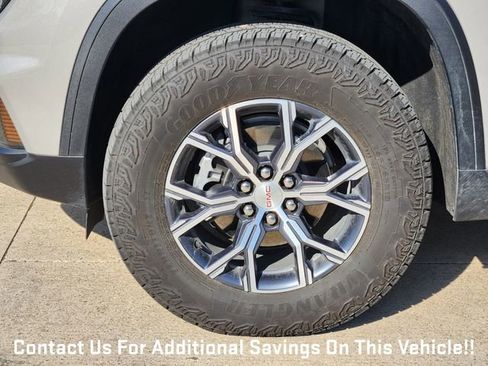 New 2026 GMC Acadia AT4 w/ Luxury Package image 7