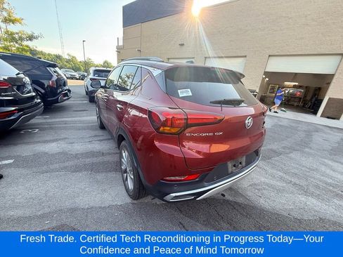 Used 2022 Buick Encore GX Essence w/ Advanced Technology Package FWD image 3
